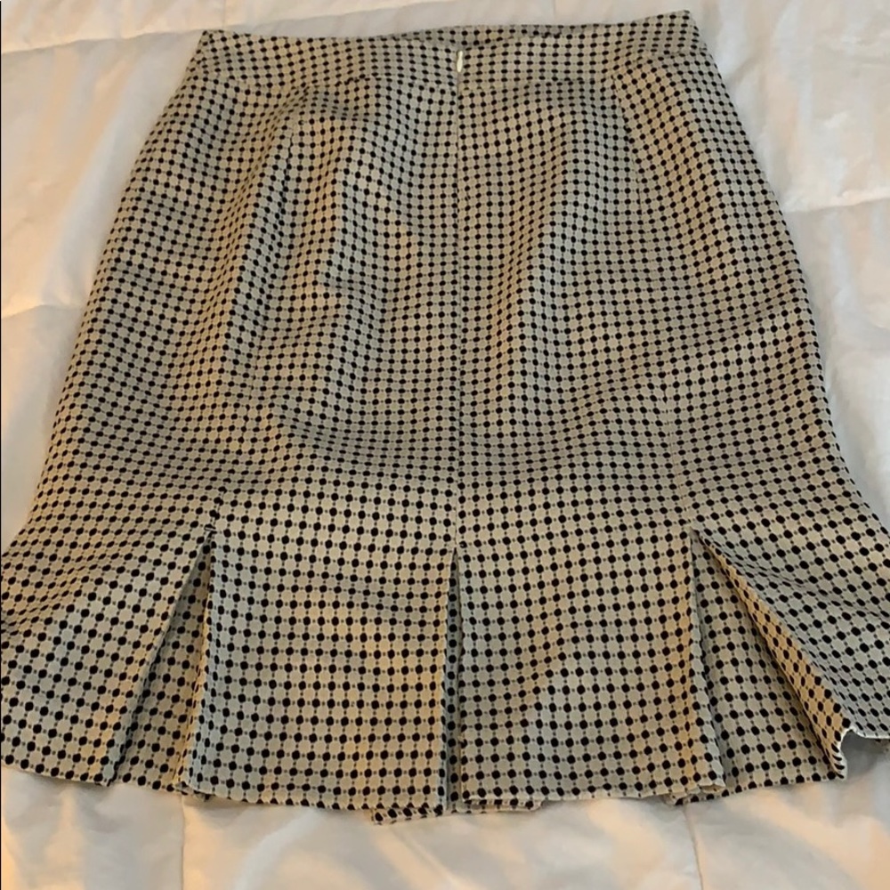 Loft Skirt - Picture 3 of 4